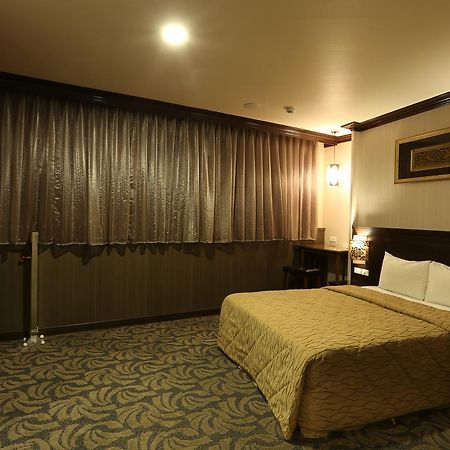 Monalisa Hotel Тайнань Экстерьер фото