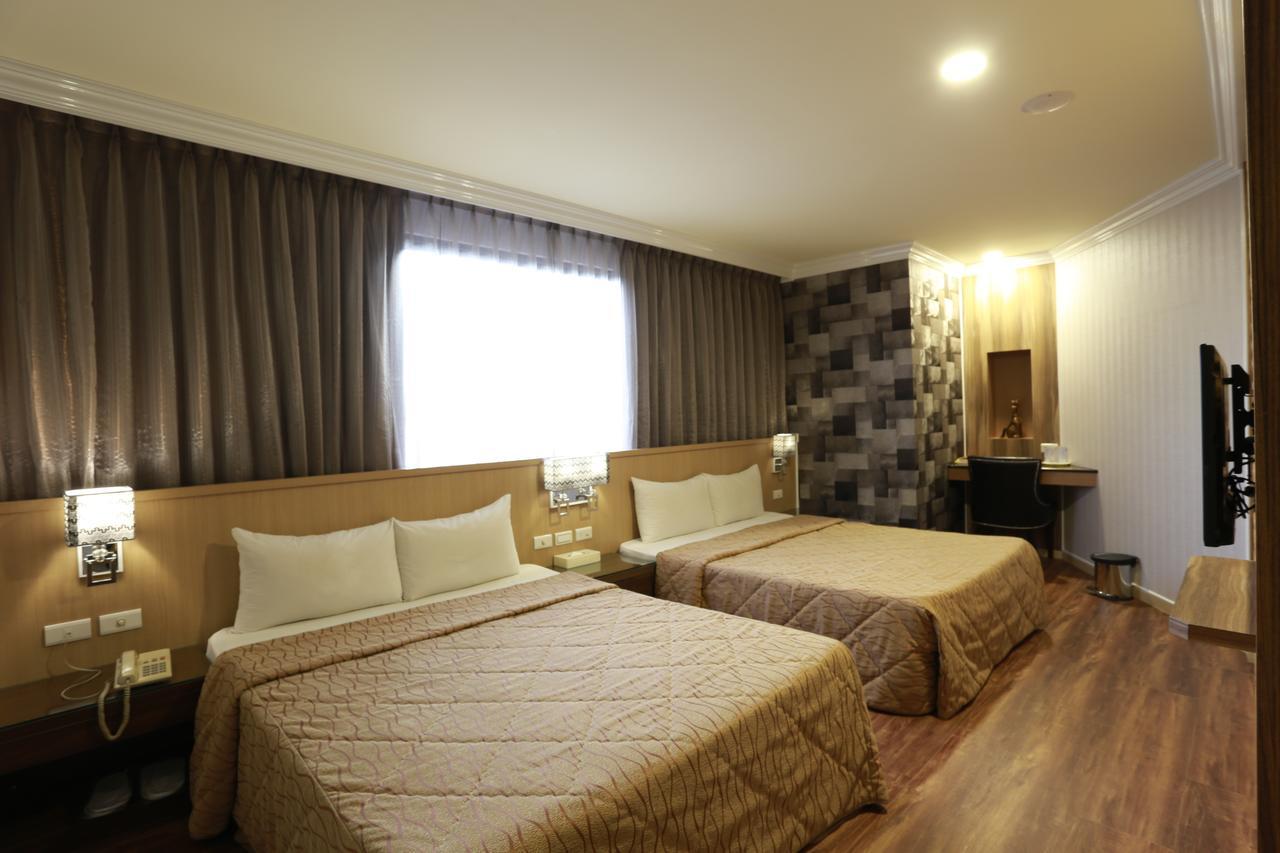 Monalisa Hotel Тайнань Экстерьер фото
