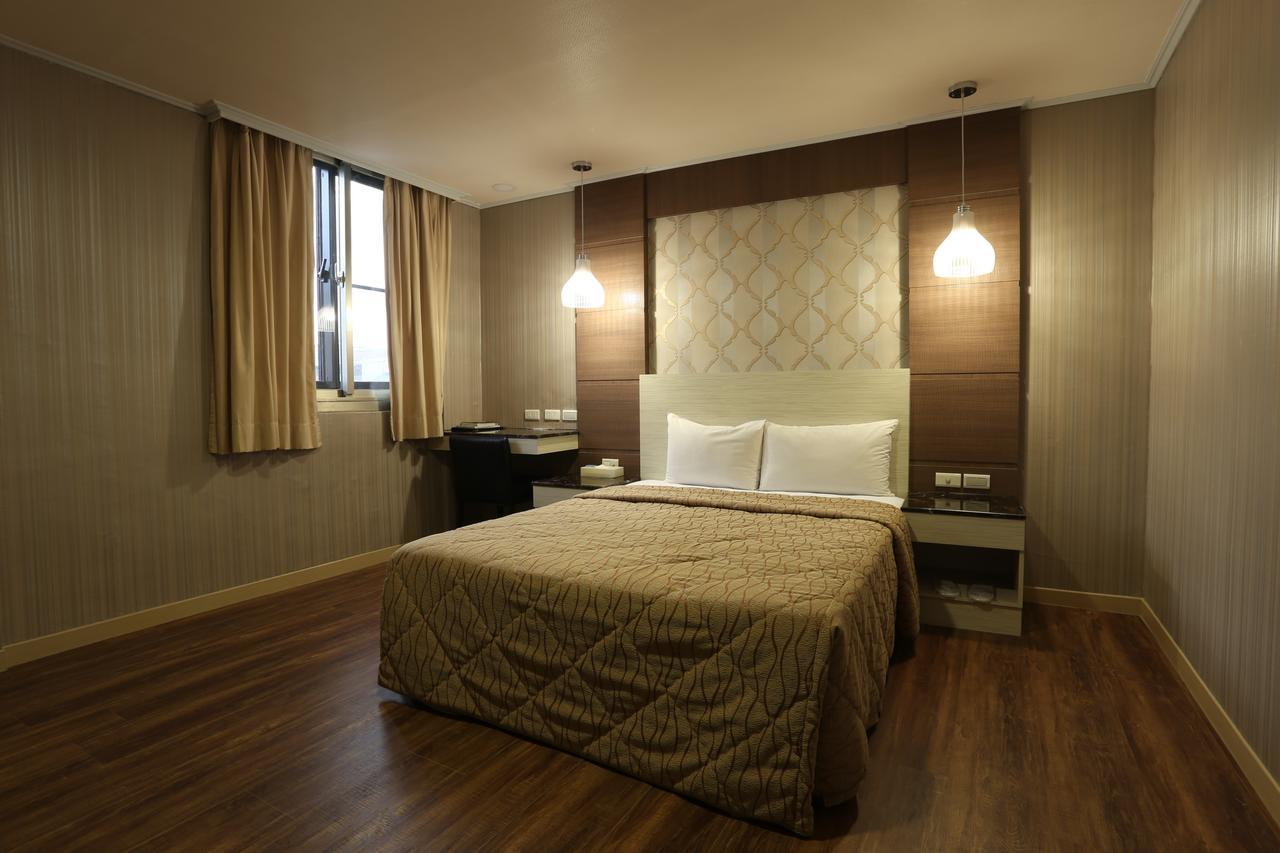 Monalisa Hotel Тайнань Экстерьер фото
