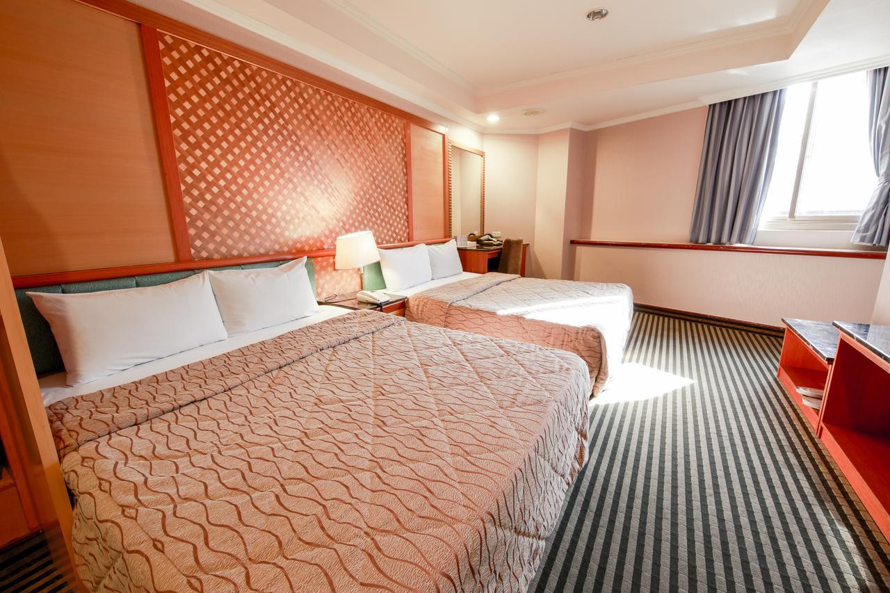 Monalisa Hotel Тайнань Экстерьер фото
