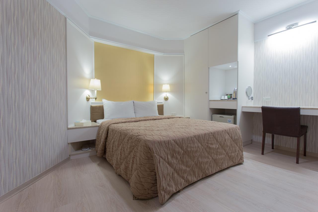 Monalisa Hotel Тайнань Экстерьер фото