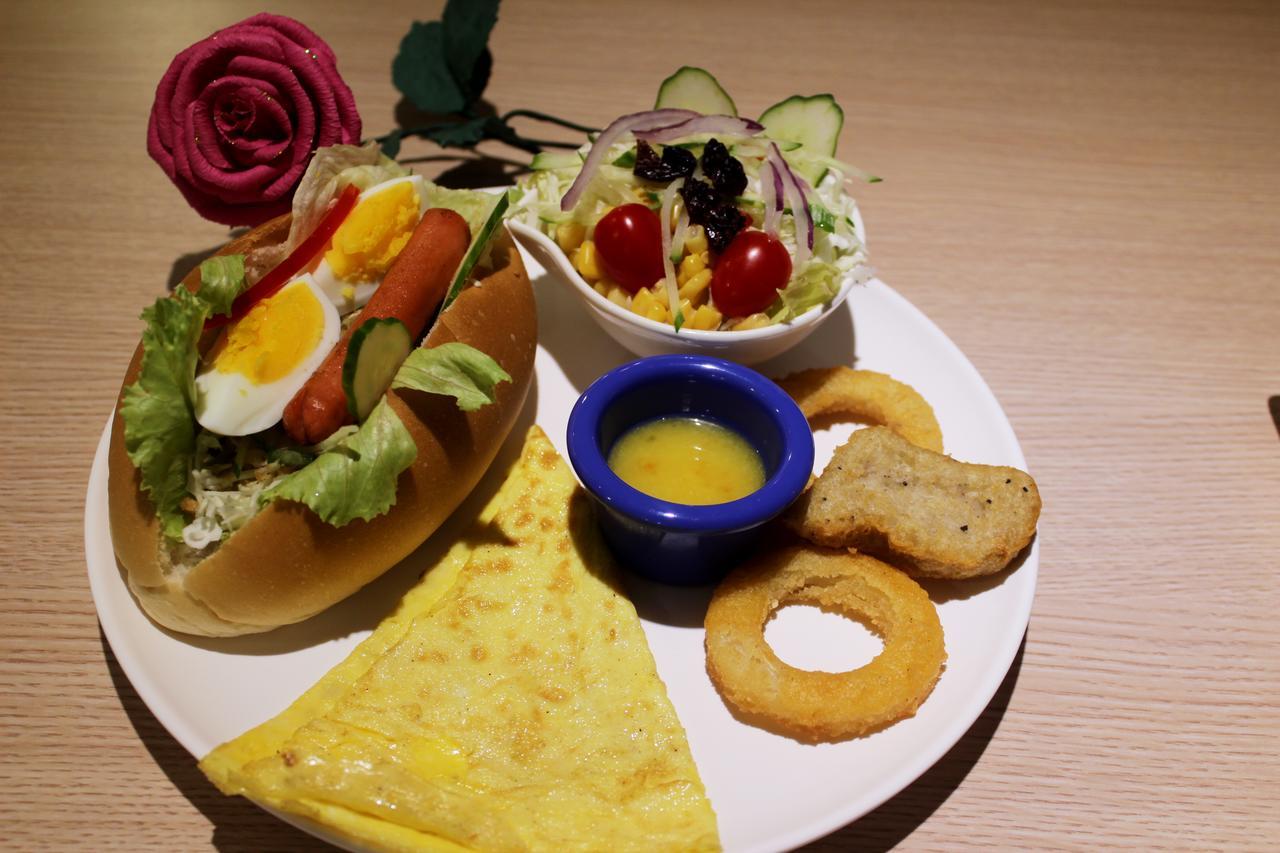 Monalisa Hotel Тайнань Экстерьер фото
