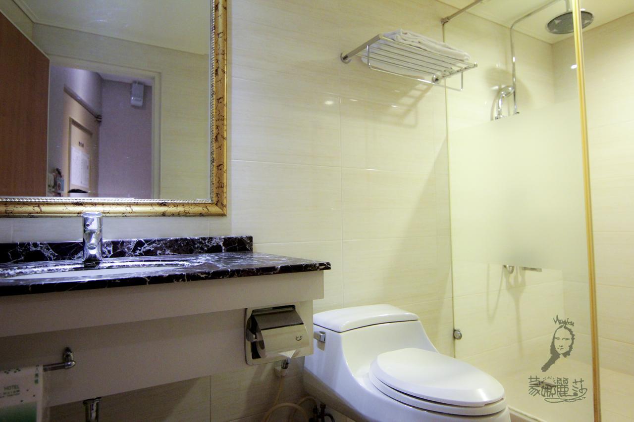Monalisa Hotel Тайнань Экстерьер фото